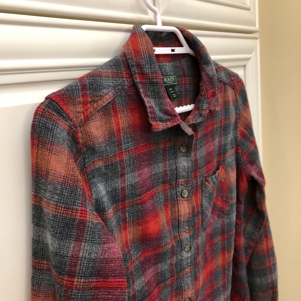 Roots women’s flannel plaid button shirt - Picture 9 of 10